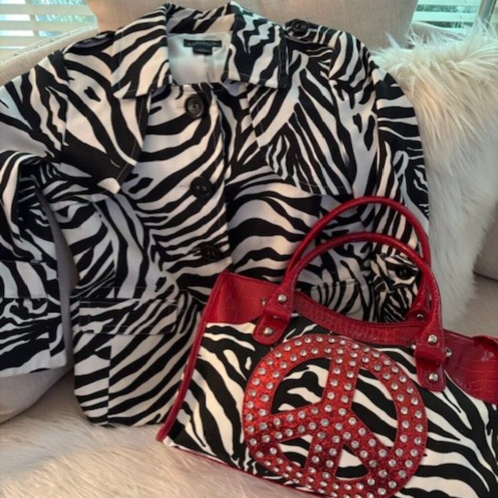 ZEBRA PEACE SIGN HANDBAG - Picture 9 of 9